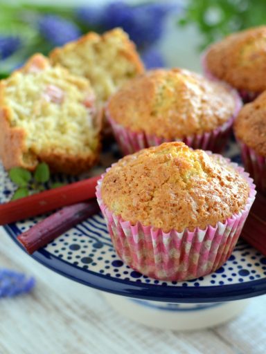 Muffinki z rabarbarem