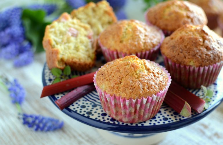 Muffinki z rabarbarem