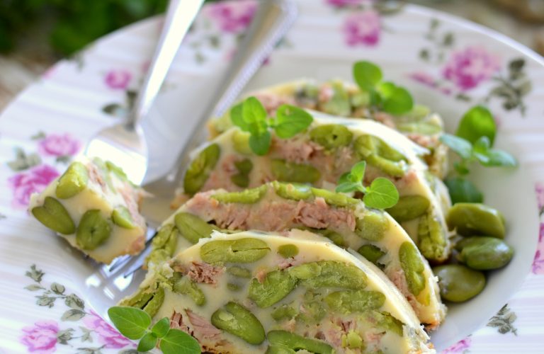 Clafoutis z bobem i tuńczykiem