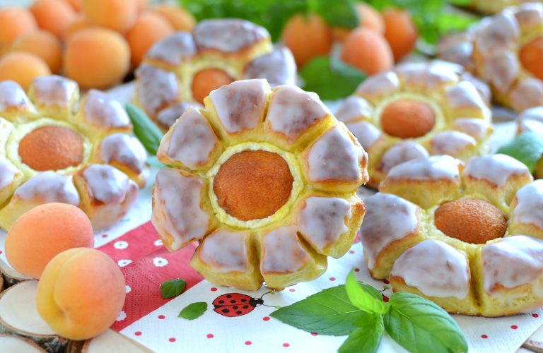 Drożdżowe stokrotki