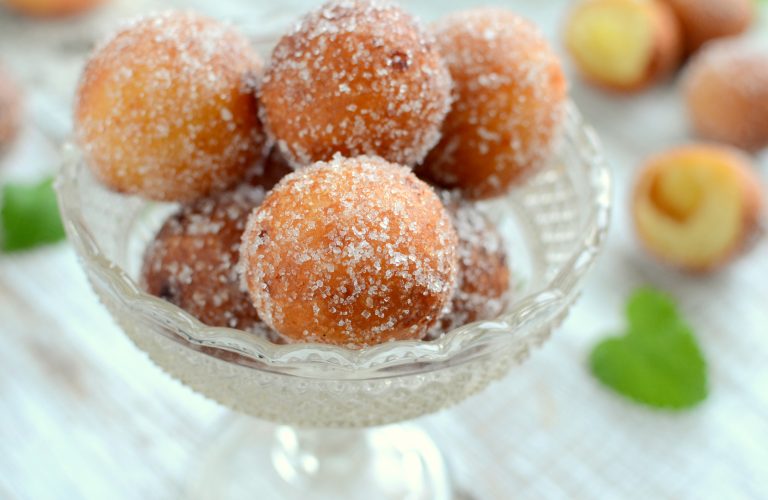 Pączki serowe z jabłkiem