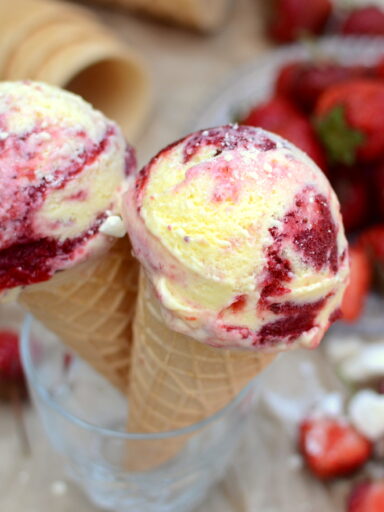 Lody o smaku truskawkowego eton mess