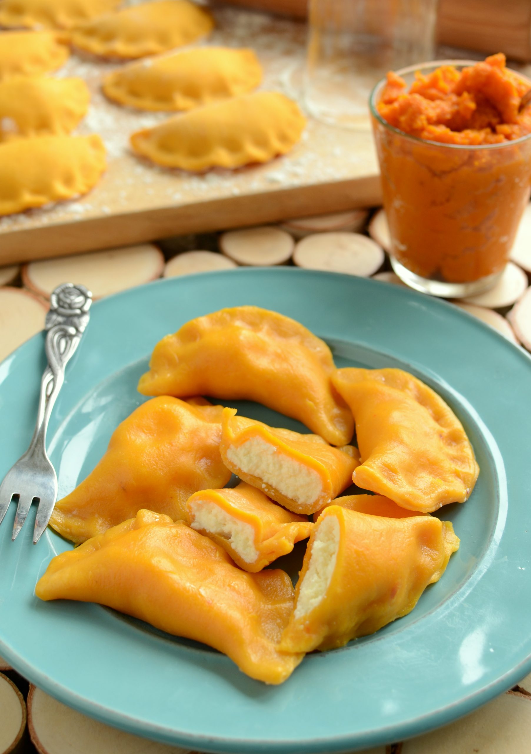 Dyniowe pierogi z serem