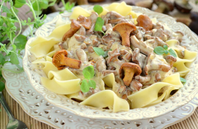 Tagliatelle z sosem kurkowym