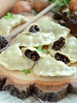 Pierogi z suszonymi grzybami