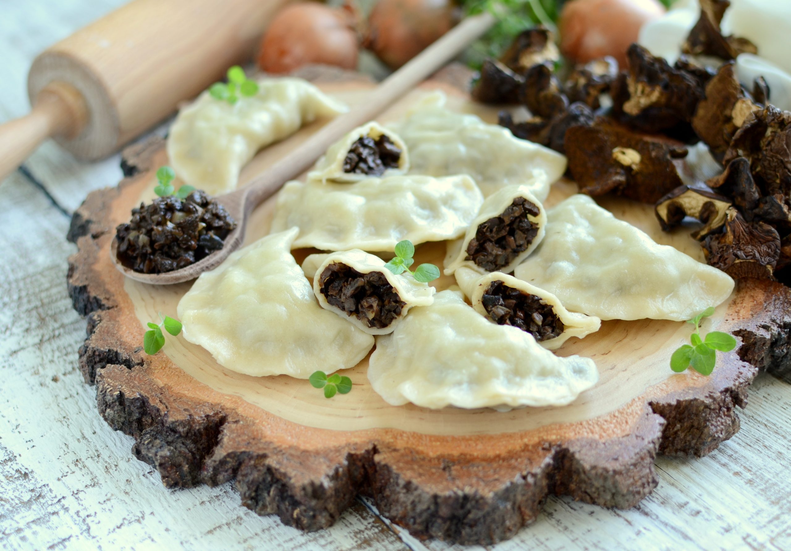 Pierogi z suszonymi grzybami