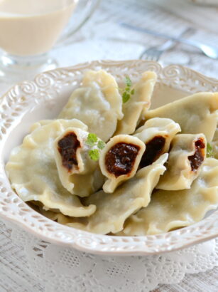 pierogi z suszoną śliwką