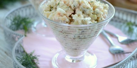 Sałatka łososiowa z ryżem i koperkiem