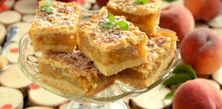 Kruche ciasto z brzoskwinią