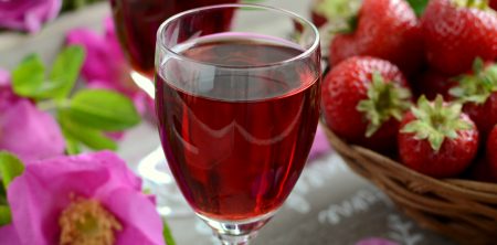 Likier truskawkowo-różany