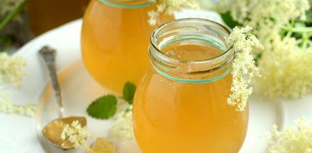 Galaretka z kwiatów czarnego bzu