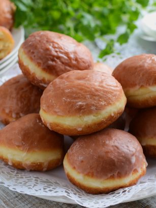 Pączki tradycyjne z marmoladą