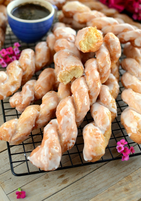 Yum Yums – zakręcone pączki angielskie