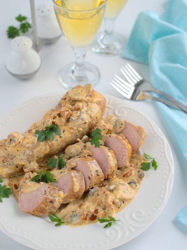 Polędwiczki z pieczarkami i suszonymi pomidorami w sosie mascarpone