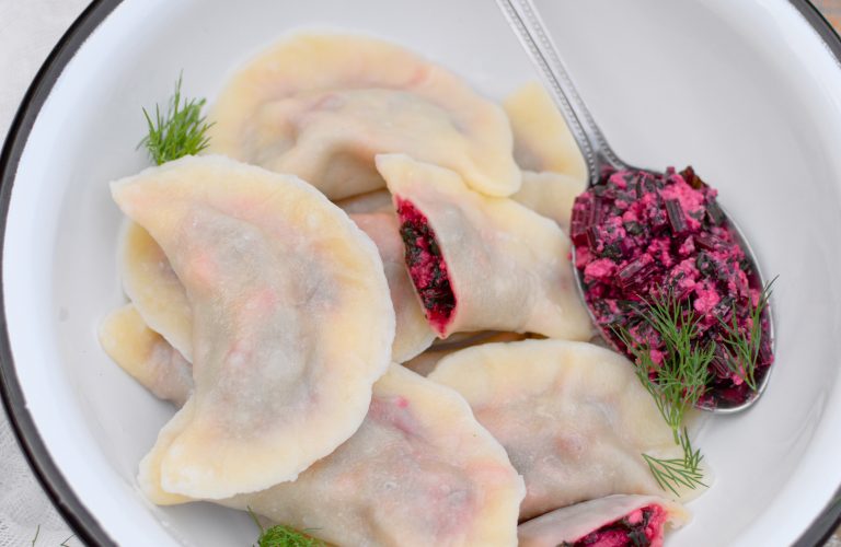 Pierogi z botwinką i ricottą