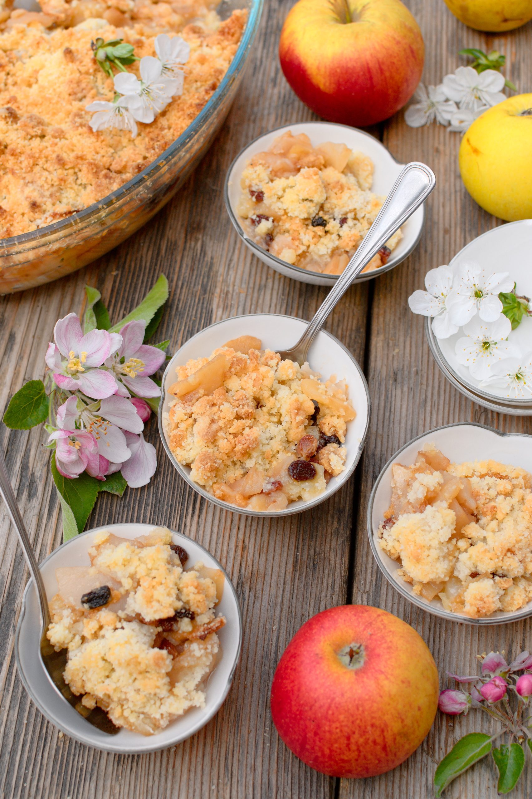 Jabłka zapiekane pod kruszonką - jabłkowe crumble