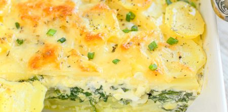 Zapiekanka ziemniaczana ze szpinakiem i serem