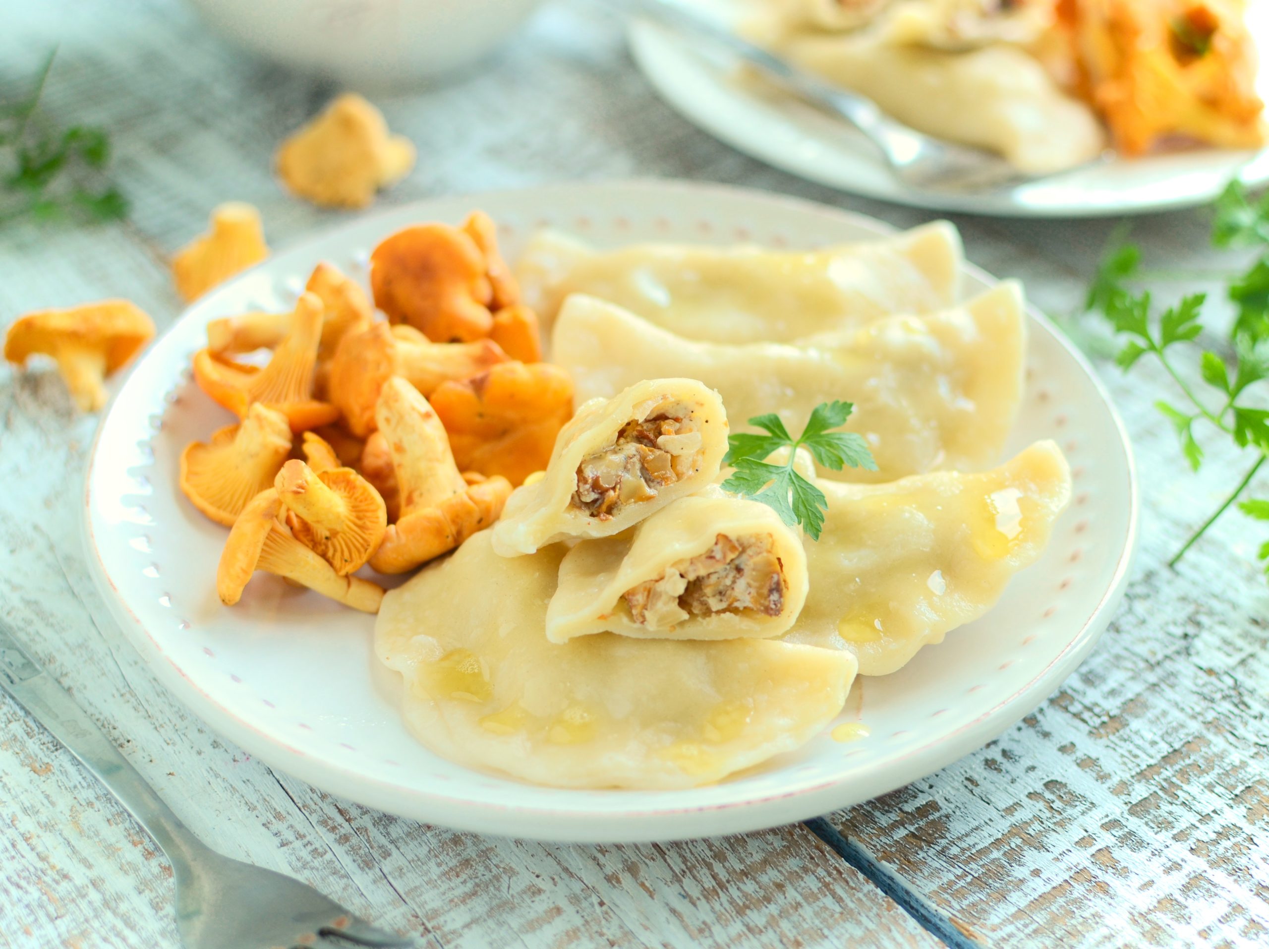 Pierogi z kurkami i kremowym serkiem