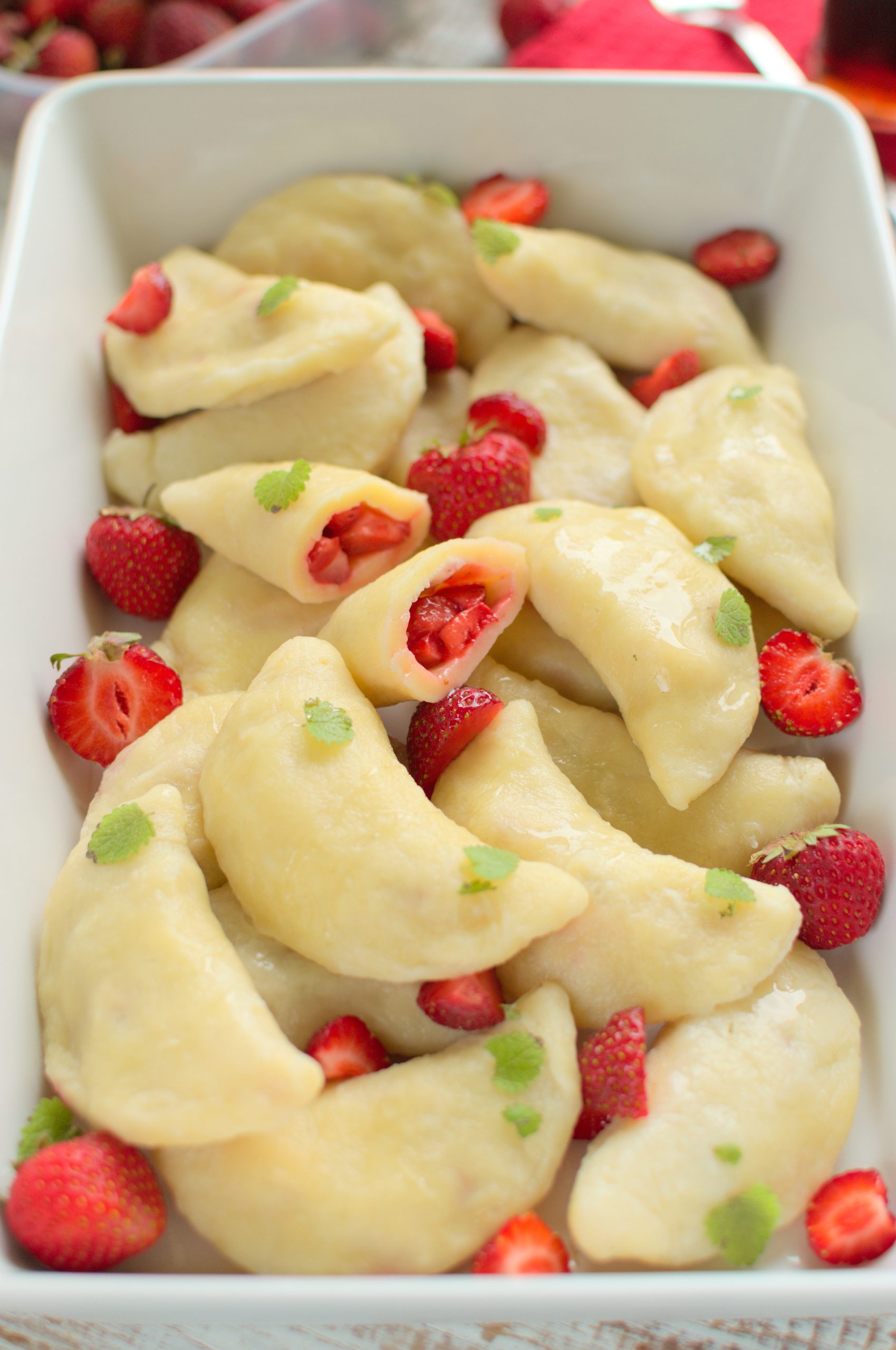 Pierożki serowe z truskawką