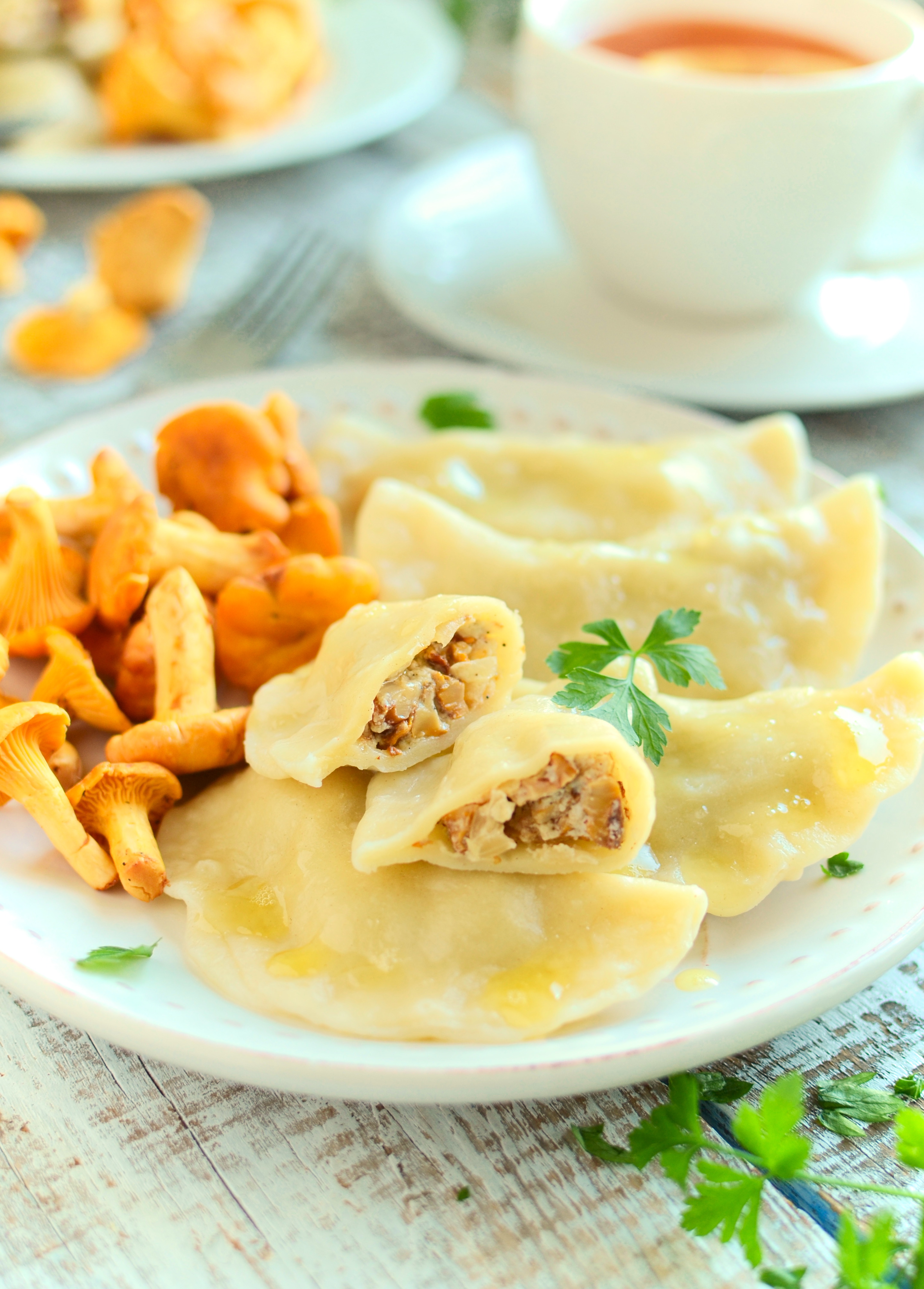 Pierogi z kurkami i kremowym serkiem