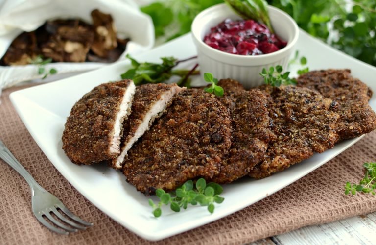 Kotlet schabowy w grzybowej panierce
