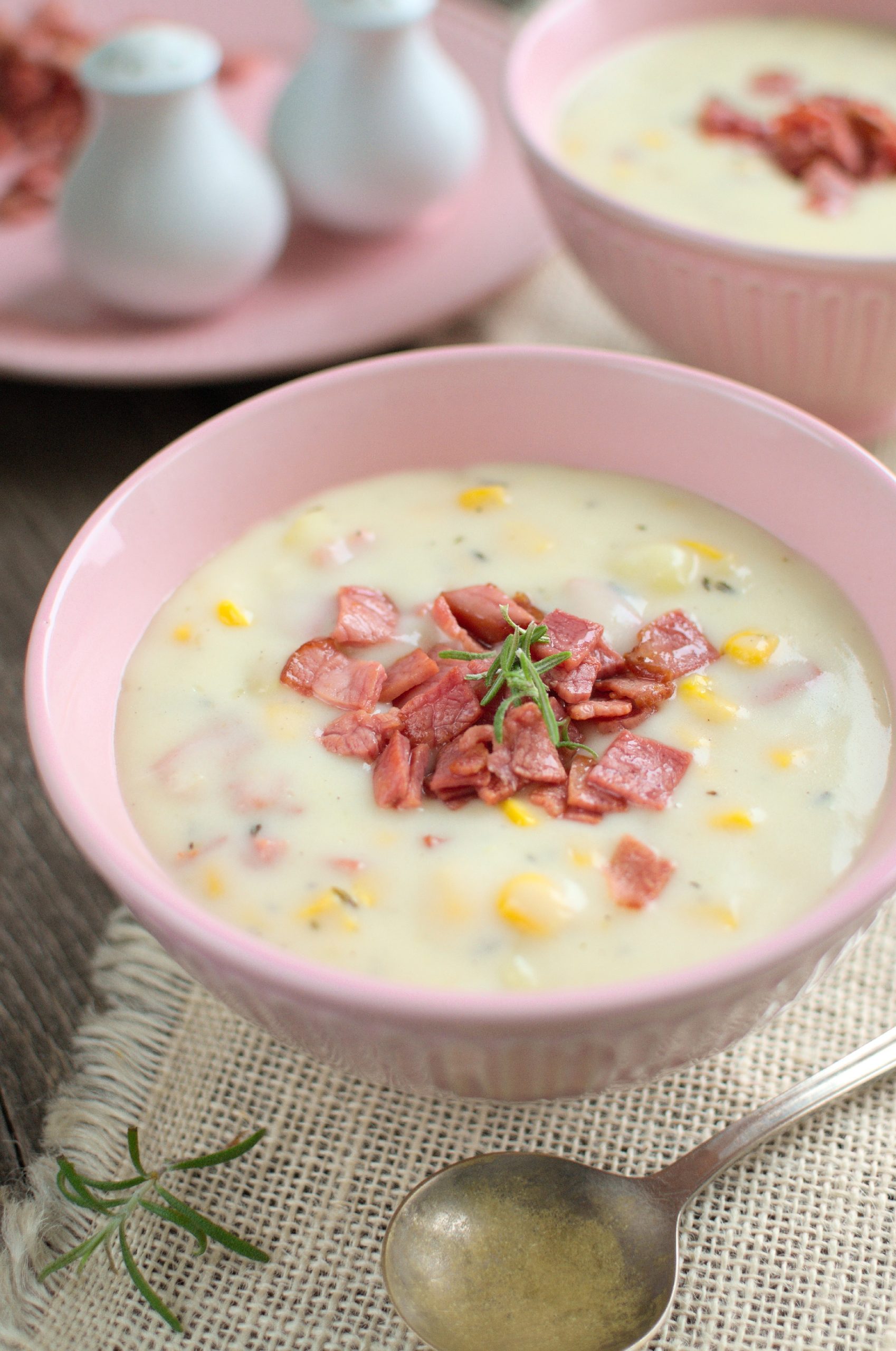 Chowder z szynką, kukurydzą i ziemniakami
