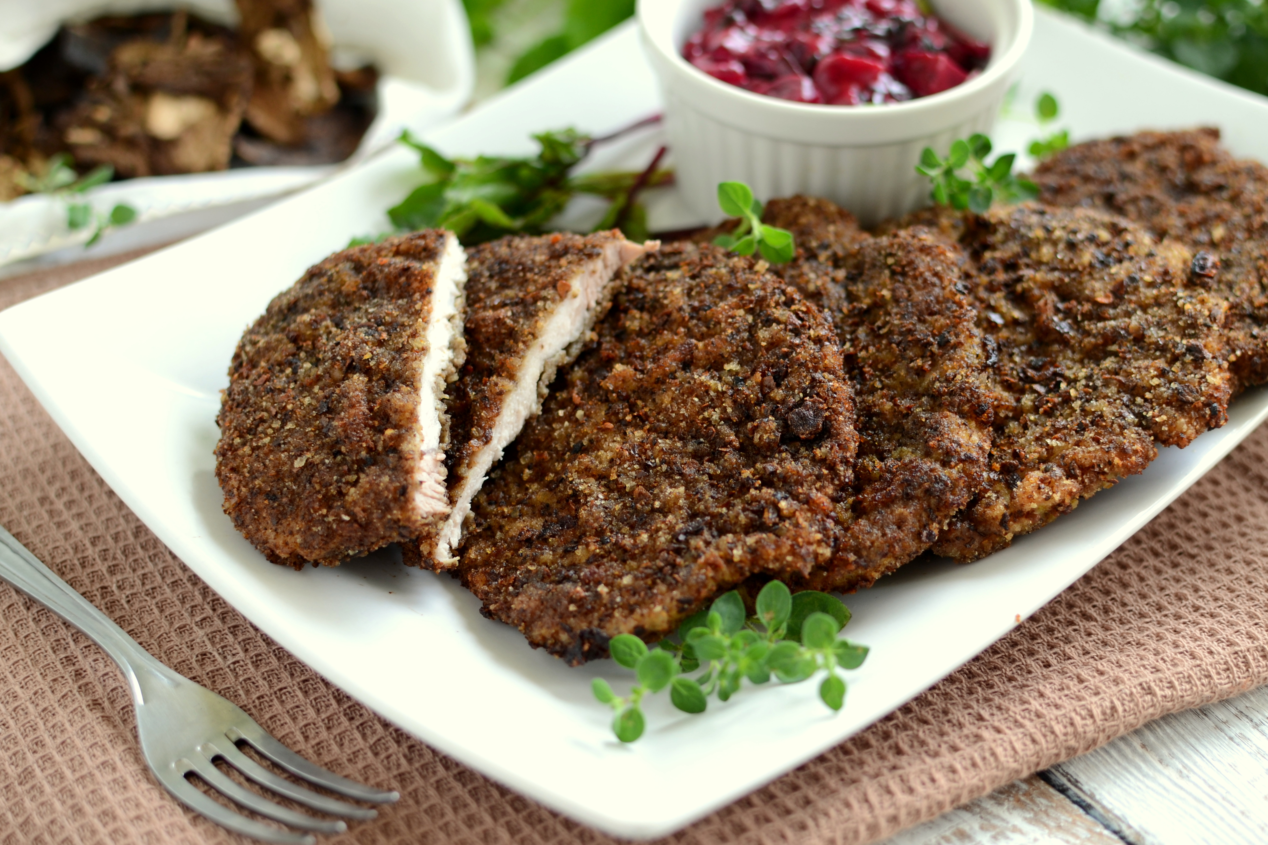 Kotlet schabowy w grzybowej panierce