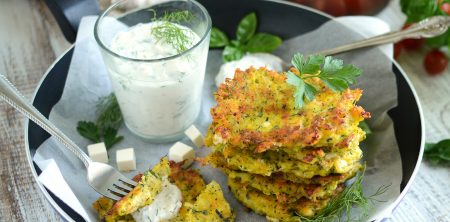 Mücver – tureckie placki z cukinii