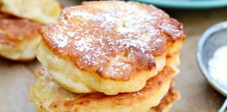 Racuchy drożdżowe z jabłkami