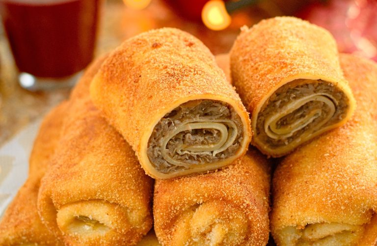 Krokiety z pieczarkami i kiszoną kapustą