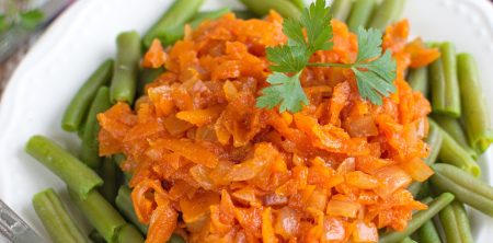 Fasolka szparagowa z cebulą i marchewką