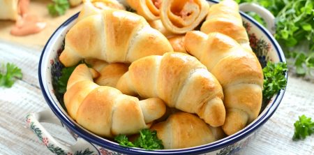 Rogaliki z szynką i serem