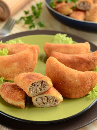 Smażone pierogi z mięsem