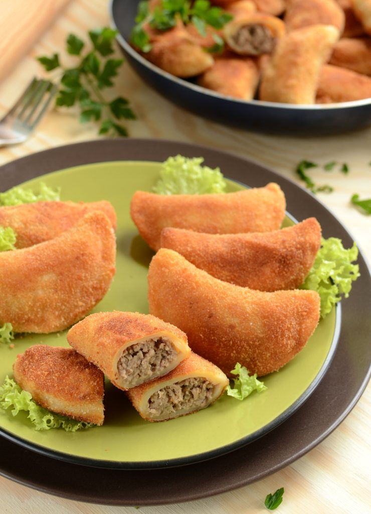 Smażone pierogi z mięsem