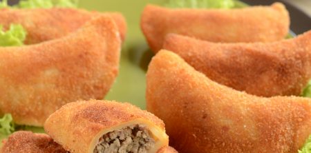 Smażone pierogi z mięsem