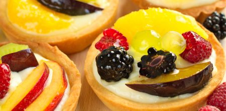 Tartaletki z budyniem i owocami (jak z cukierni)