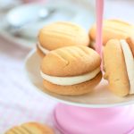 Mini muffinki awokado z jagodami