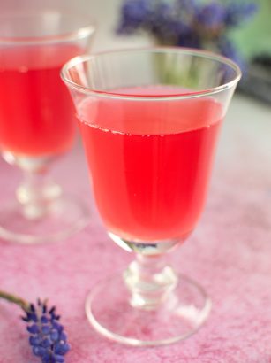 Kompot z rabarbaru