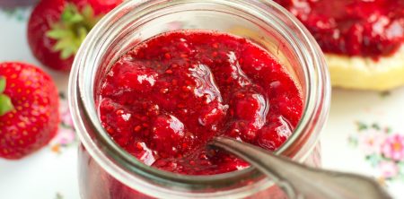 Konfitura truskawkowa z nasionami chia