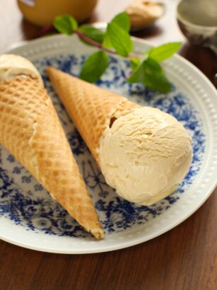 Lody z masłem orzechowym