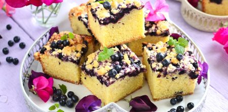 Ciasto z jagodami i kruszonką