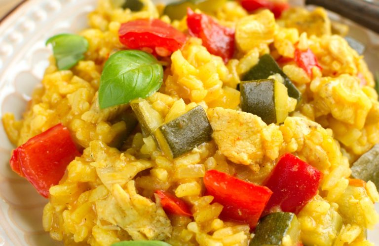 Risotto z papryką, cukinią i kurczakiem
