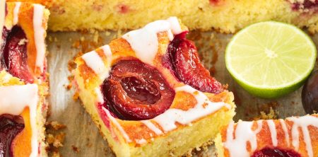 Kokosowe ciasto ze śliwkami