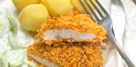 Kotlety z kurczaka w płatkach kukurydzianych