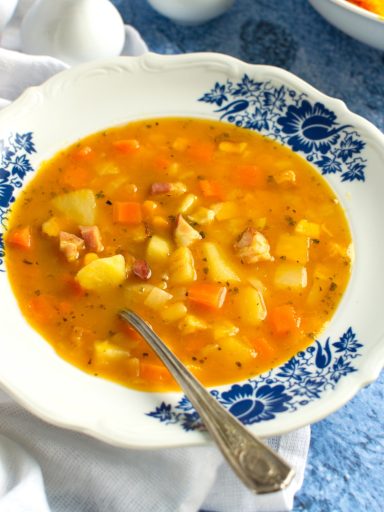 Zupa jarzynowa z dynią i boczkiem