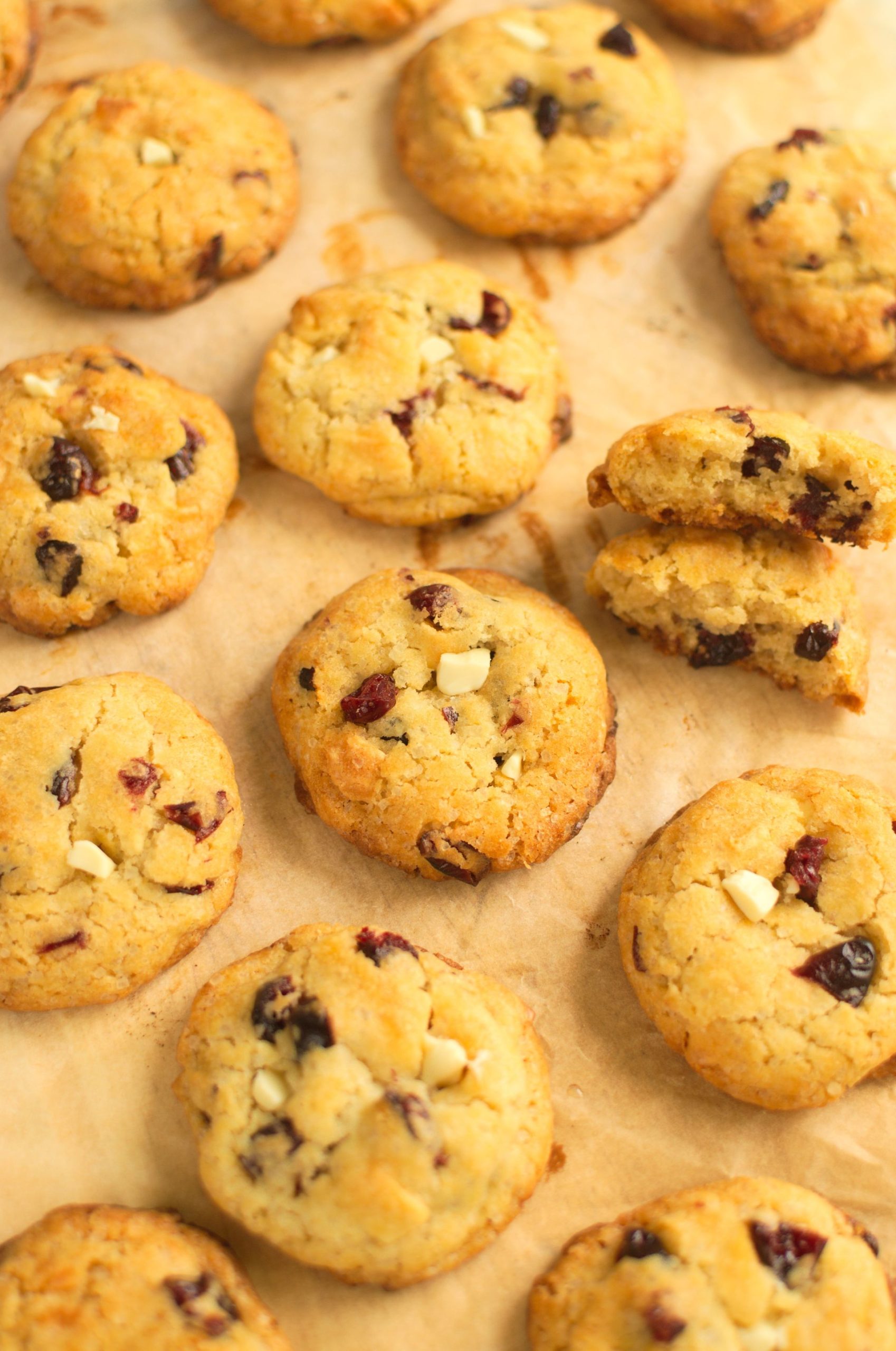 Ciasteczka z żurawiną i białą czekoladą