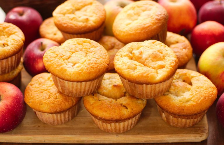 Muffinki z jabłkami i budyniem