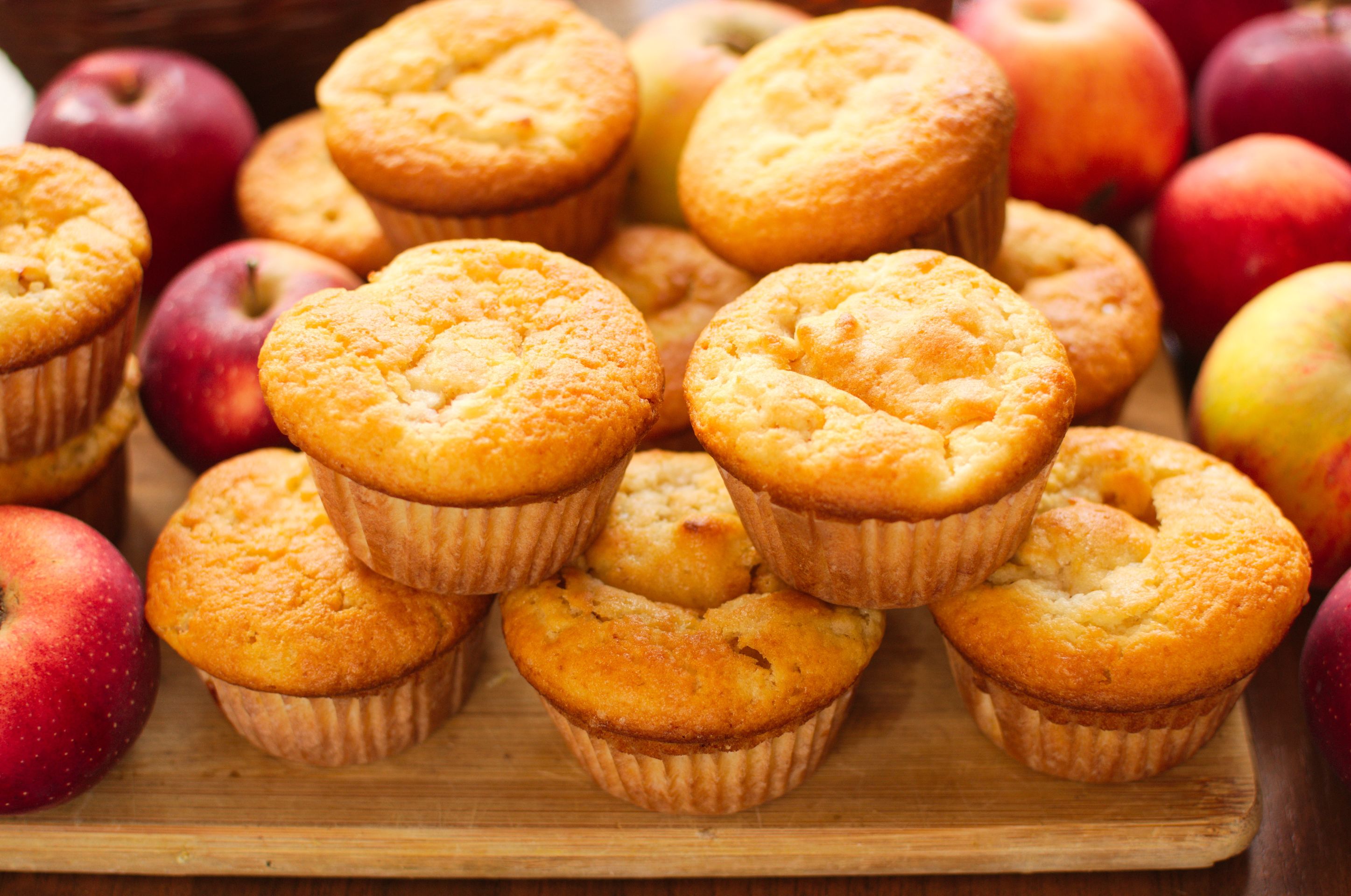 Muffinki z jabłkami i budyniem