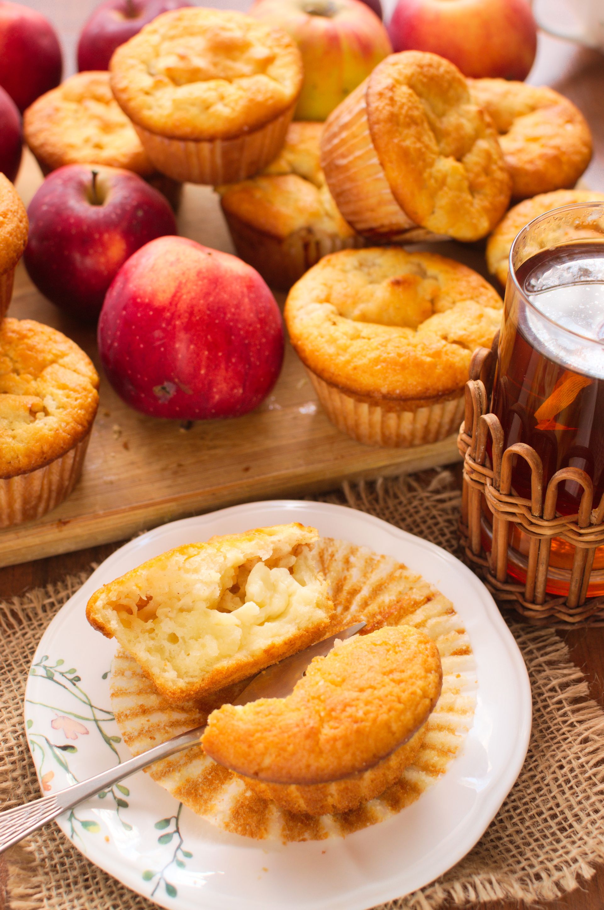 Muffinki z jabłkami i budyniem