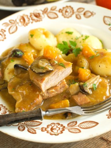 Schab w sosie z dynią i gąskami